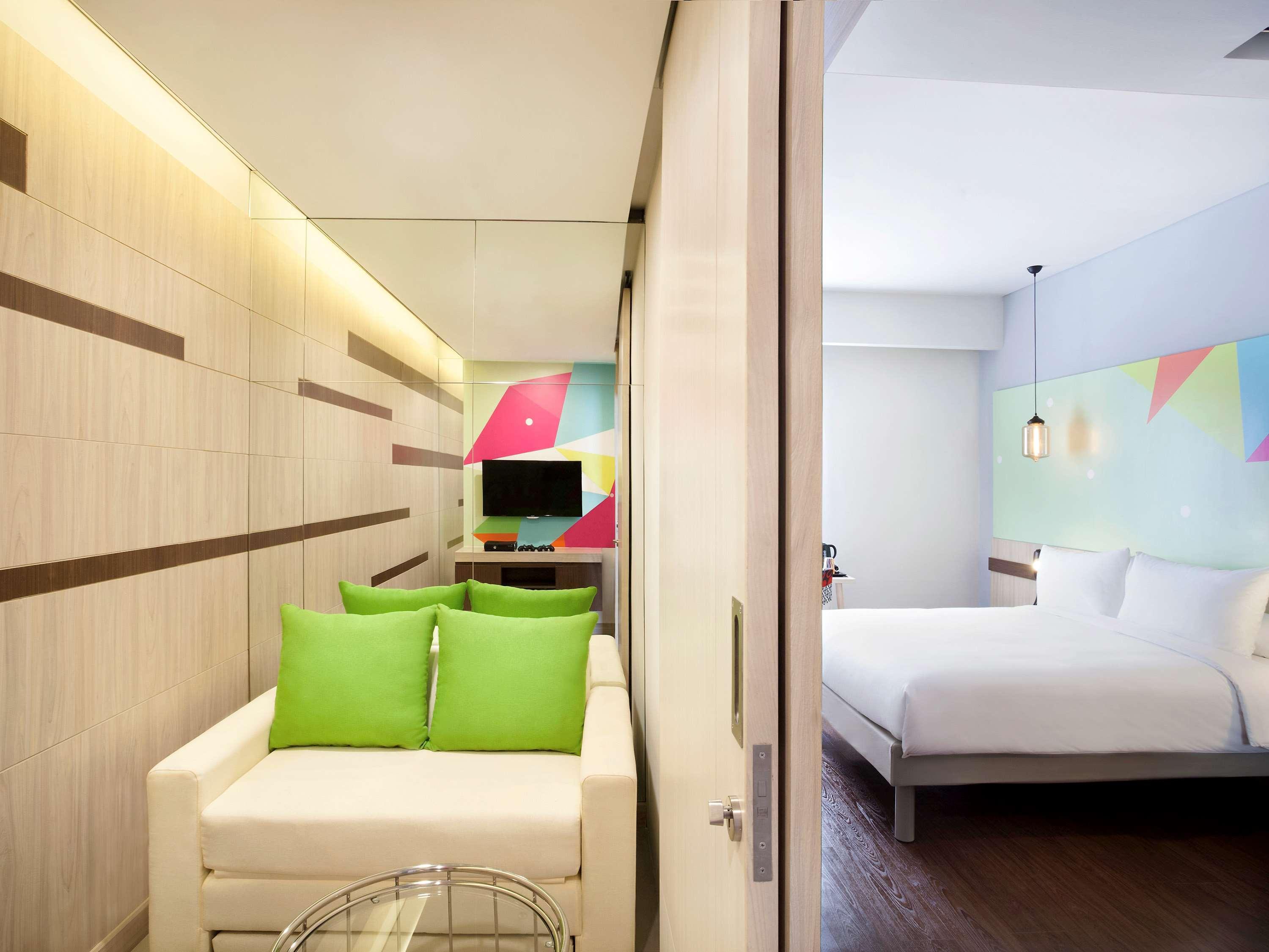 Ibis Styles Jakarta Sunter Buitenkant foto