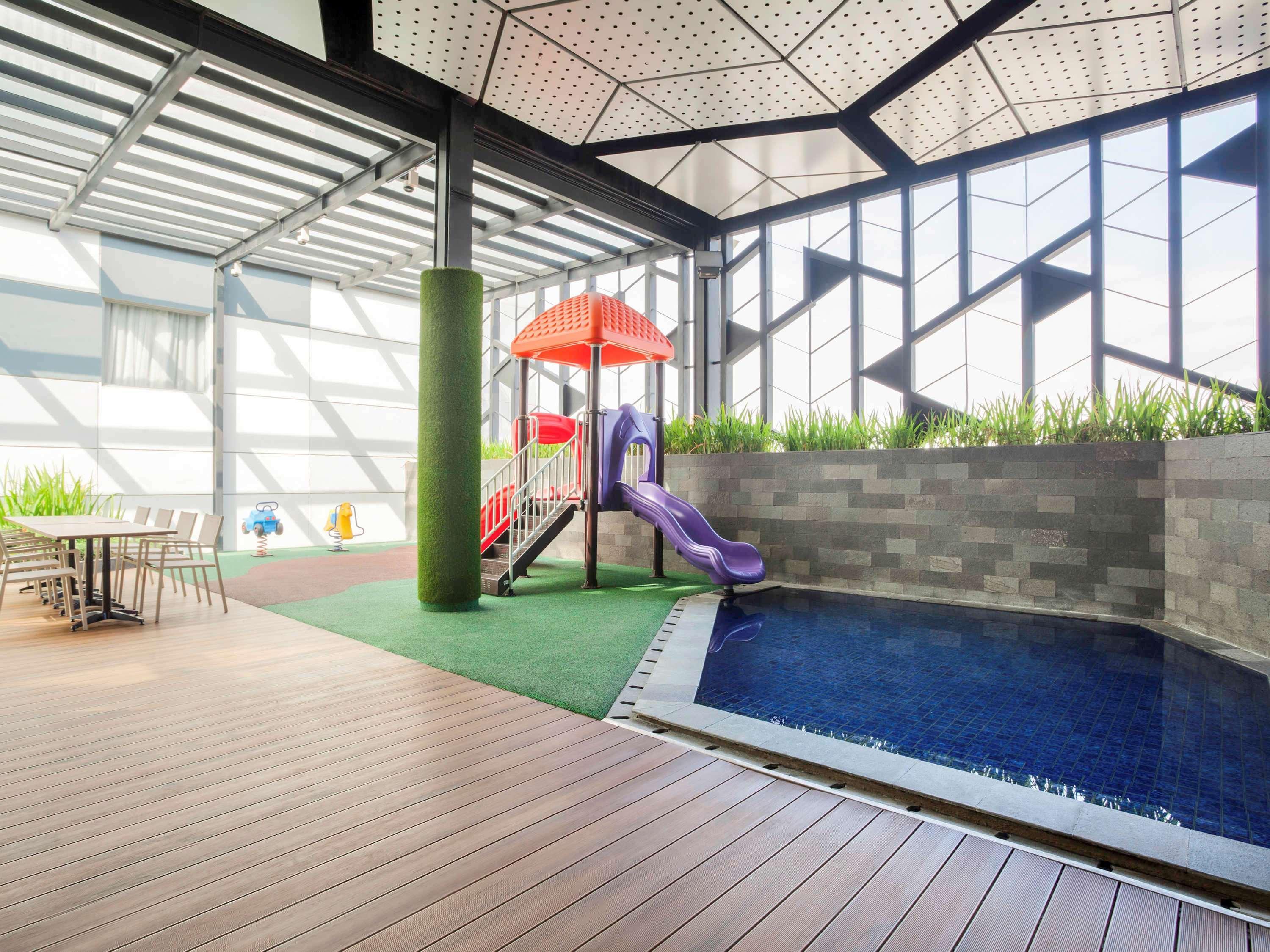 Ibis Styles Jakarta Sunter Buitenkant foto