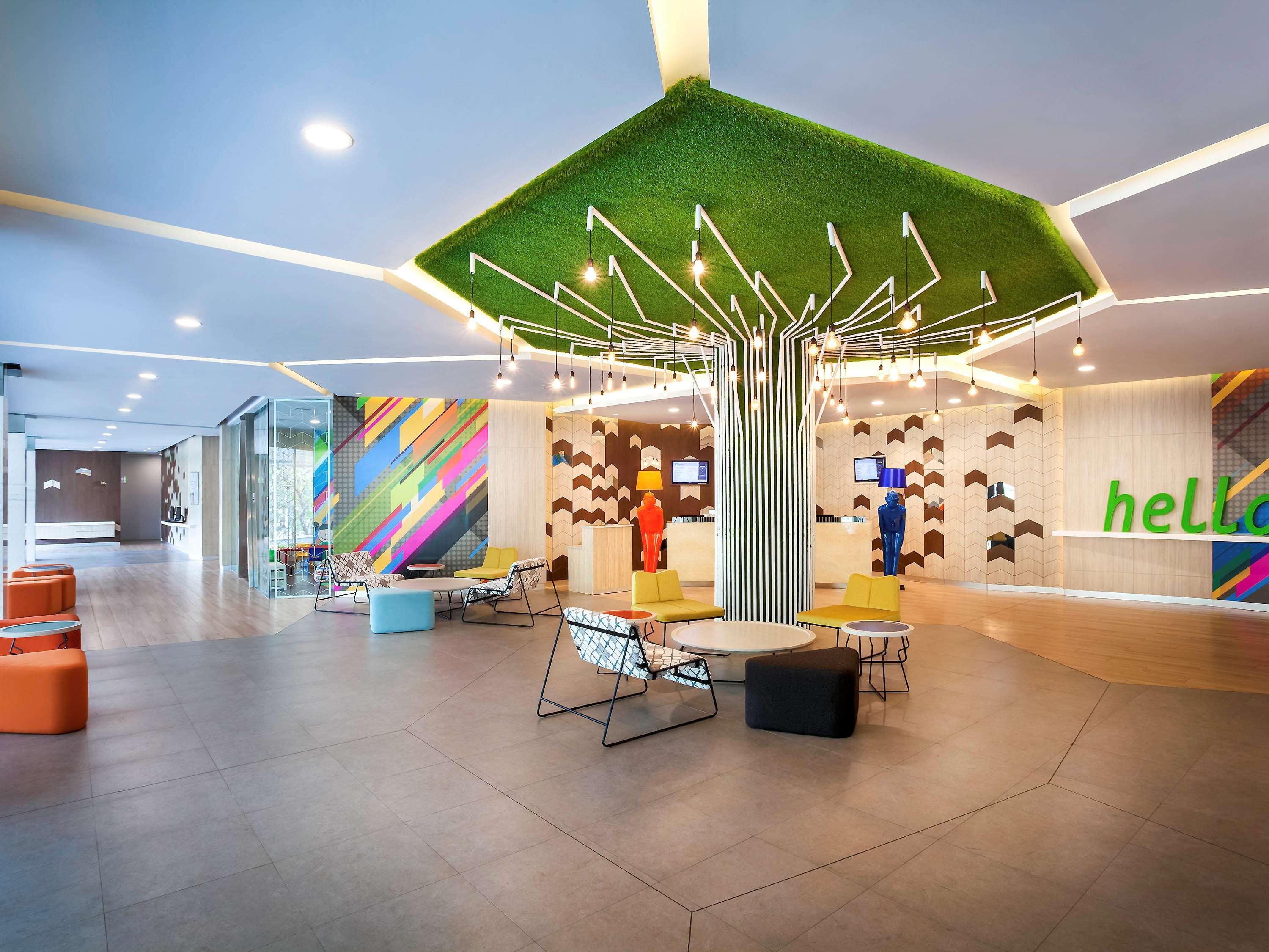 Ibis Styles Jakarta Sunter Buitenkant foto