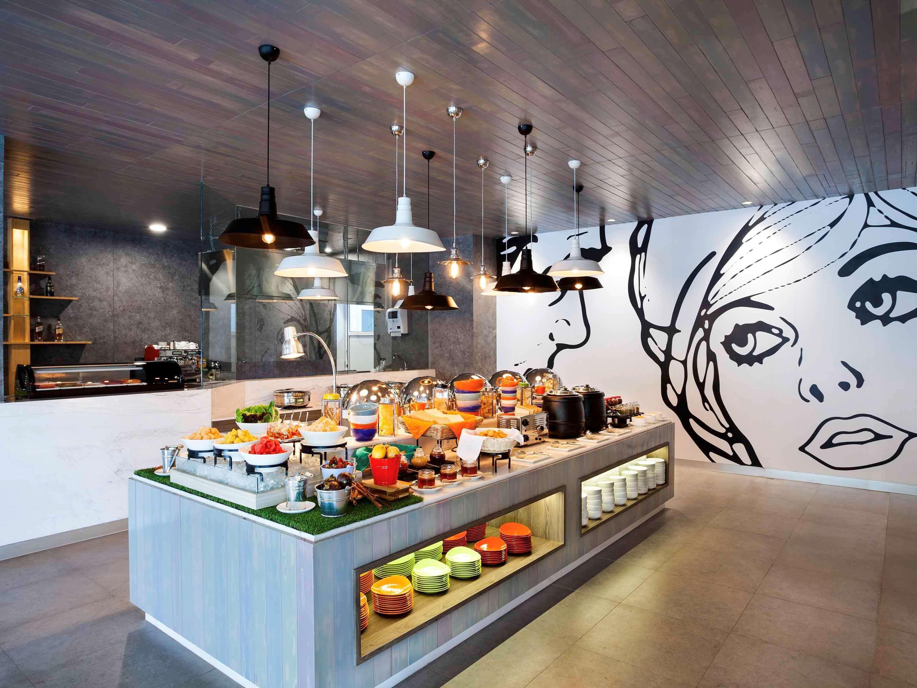 Ibis Styles Jakarta Sunter Buitenkant foto