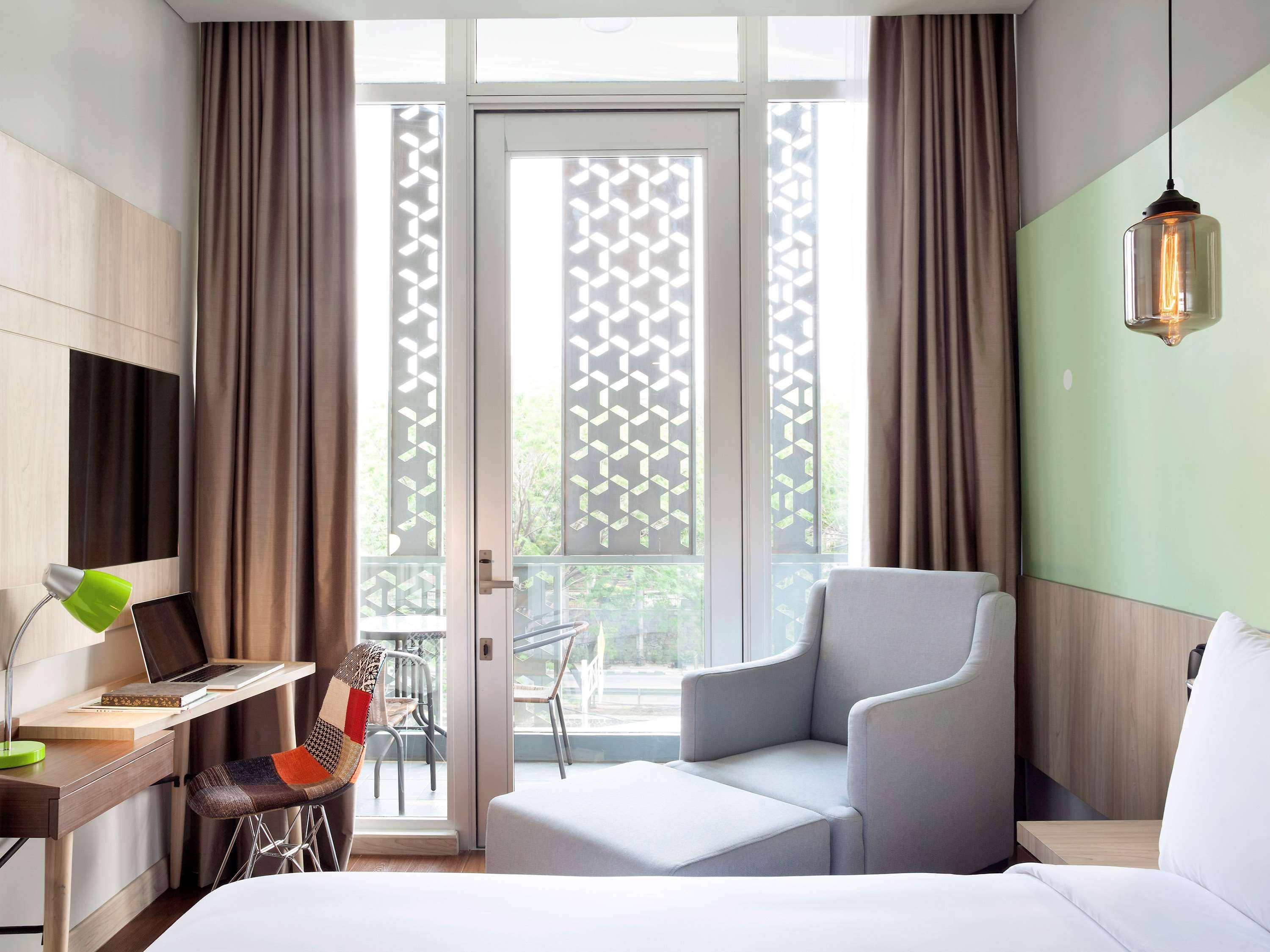 Ibis Styles Jakarta Sunter Buitenkant foto