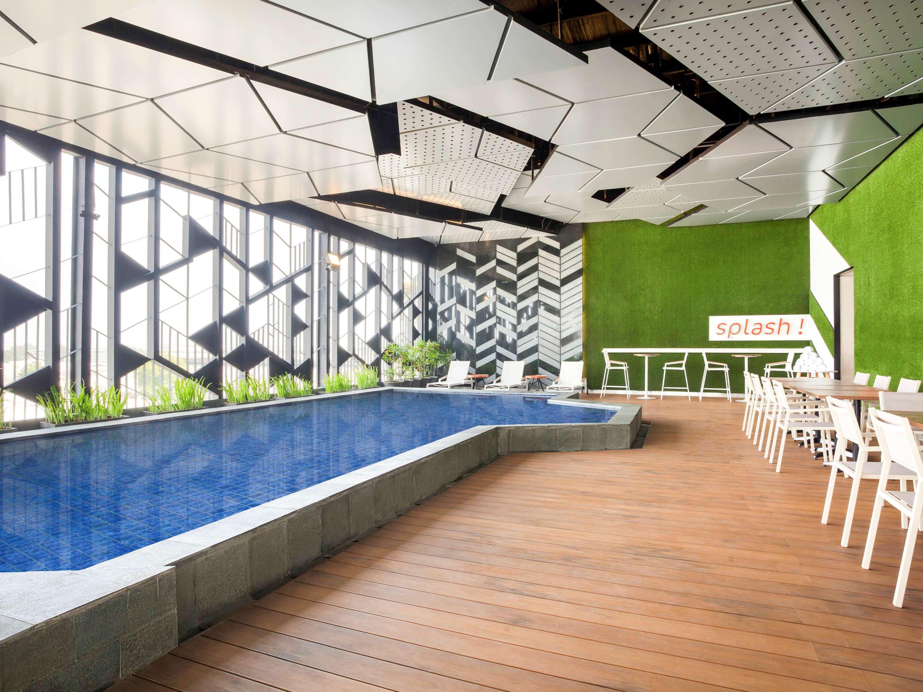 Ibis Styles Jakarta Sunter Buitenkant foto