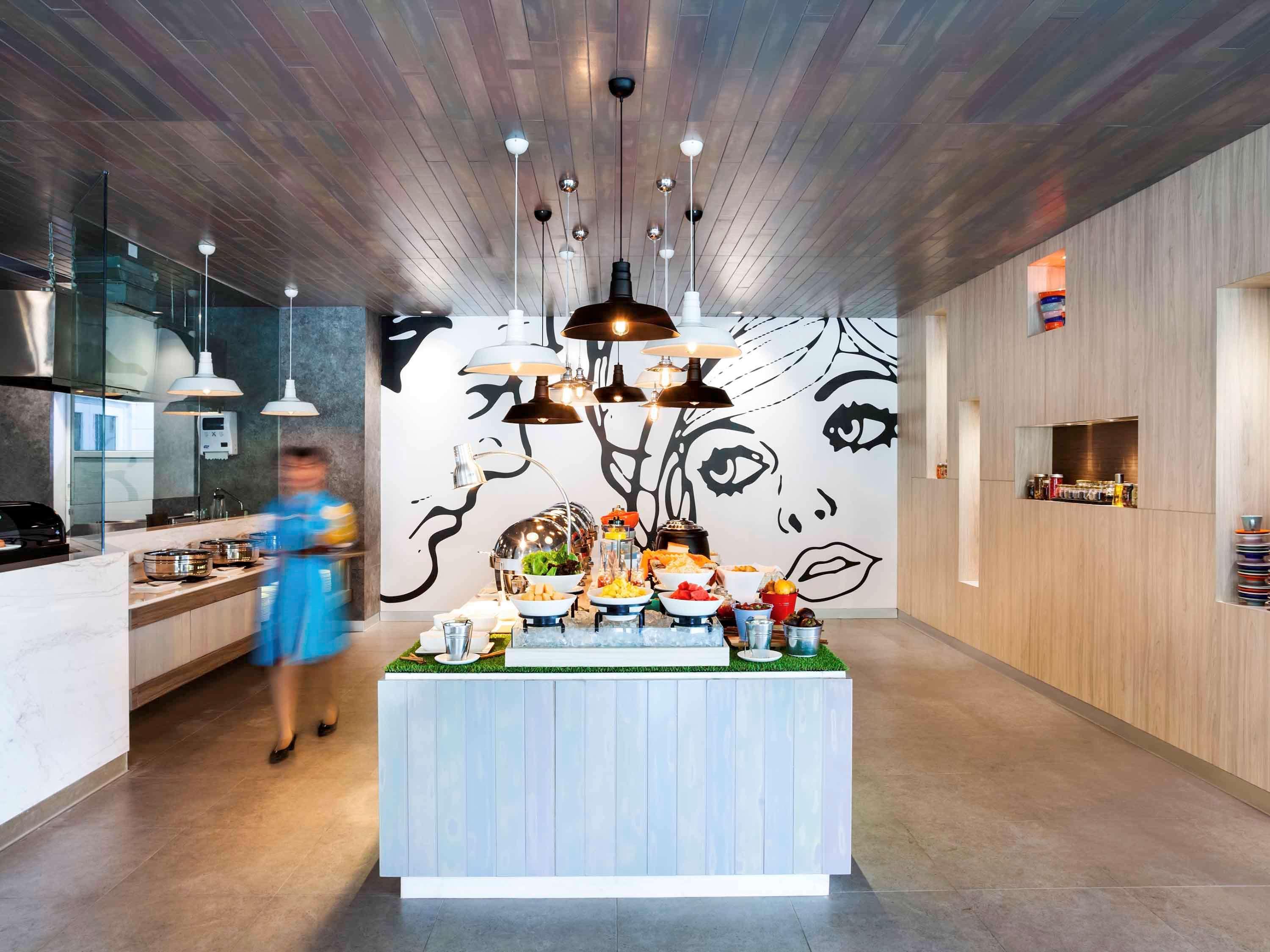 Ibis Styles Jakarta Sunter Buitenkant foto
