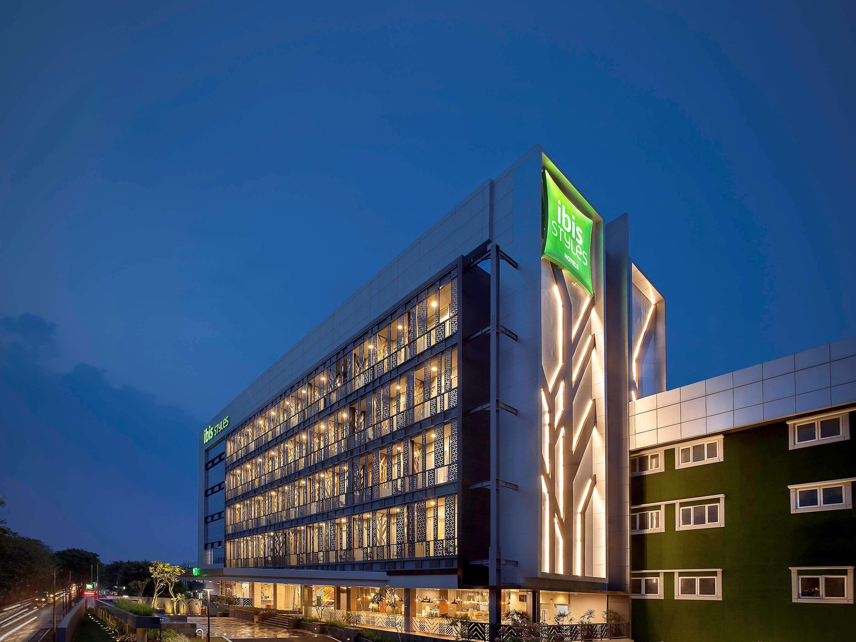 Ibis Styles Jakarta Sunter Buitenkant foto