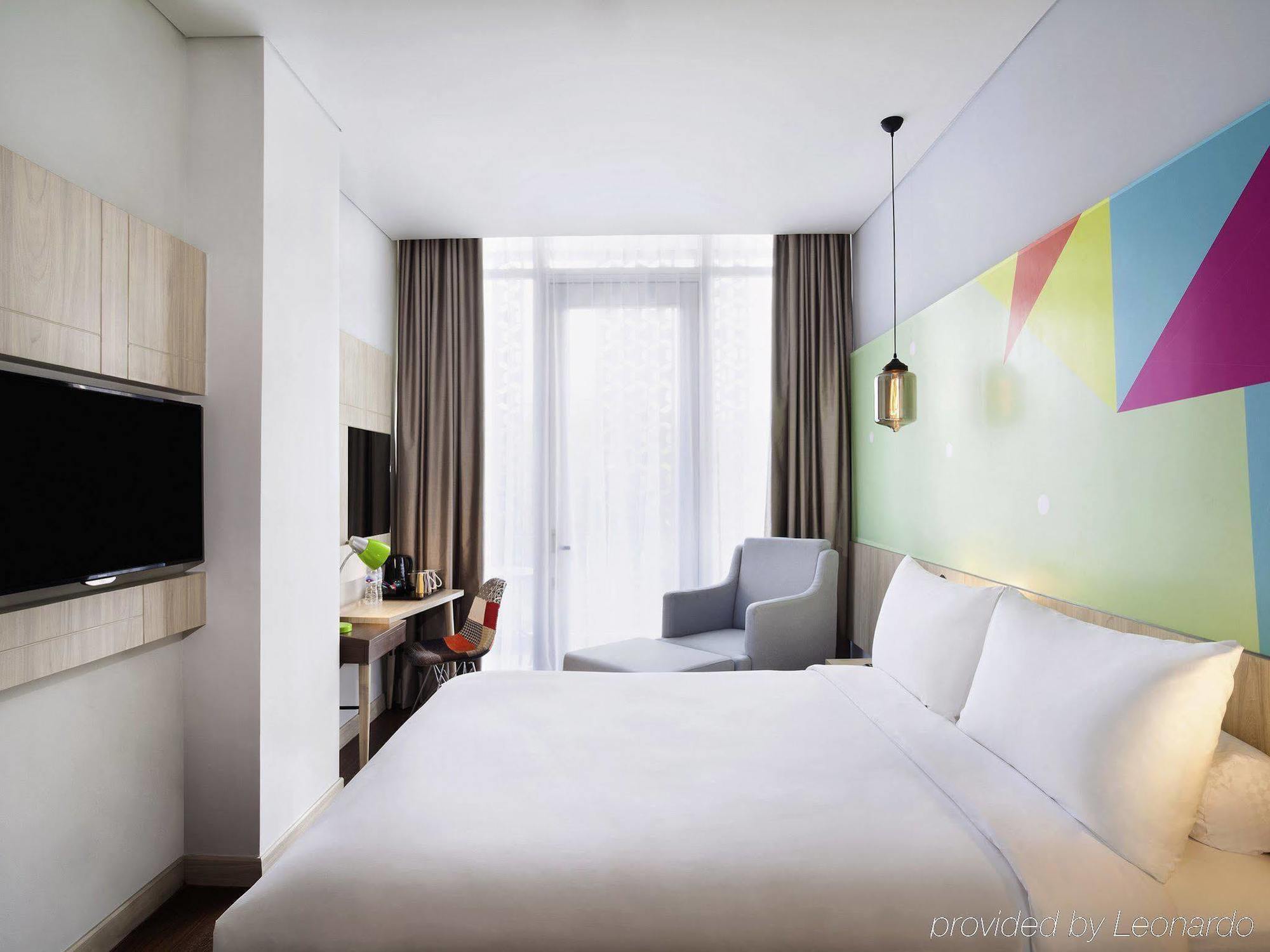 Ibis Styles Jakarta Sunter Buitenkant foto