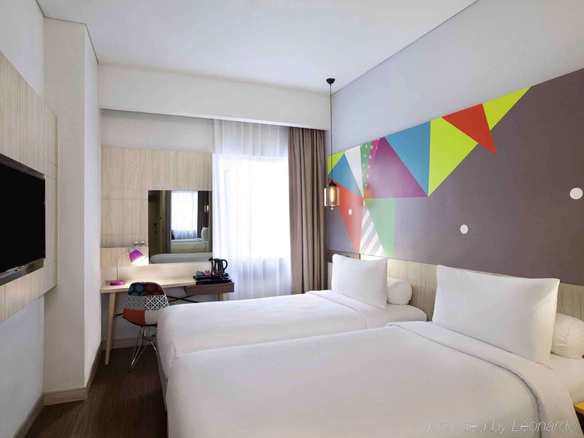 Ibis Styles Jakarta Sunter Buitenkant foto