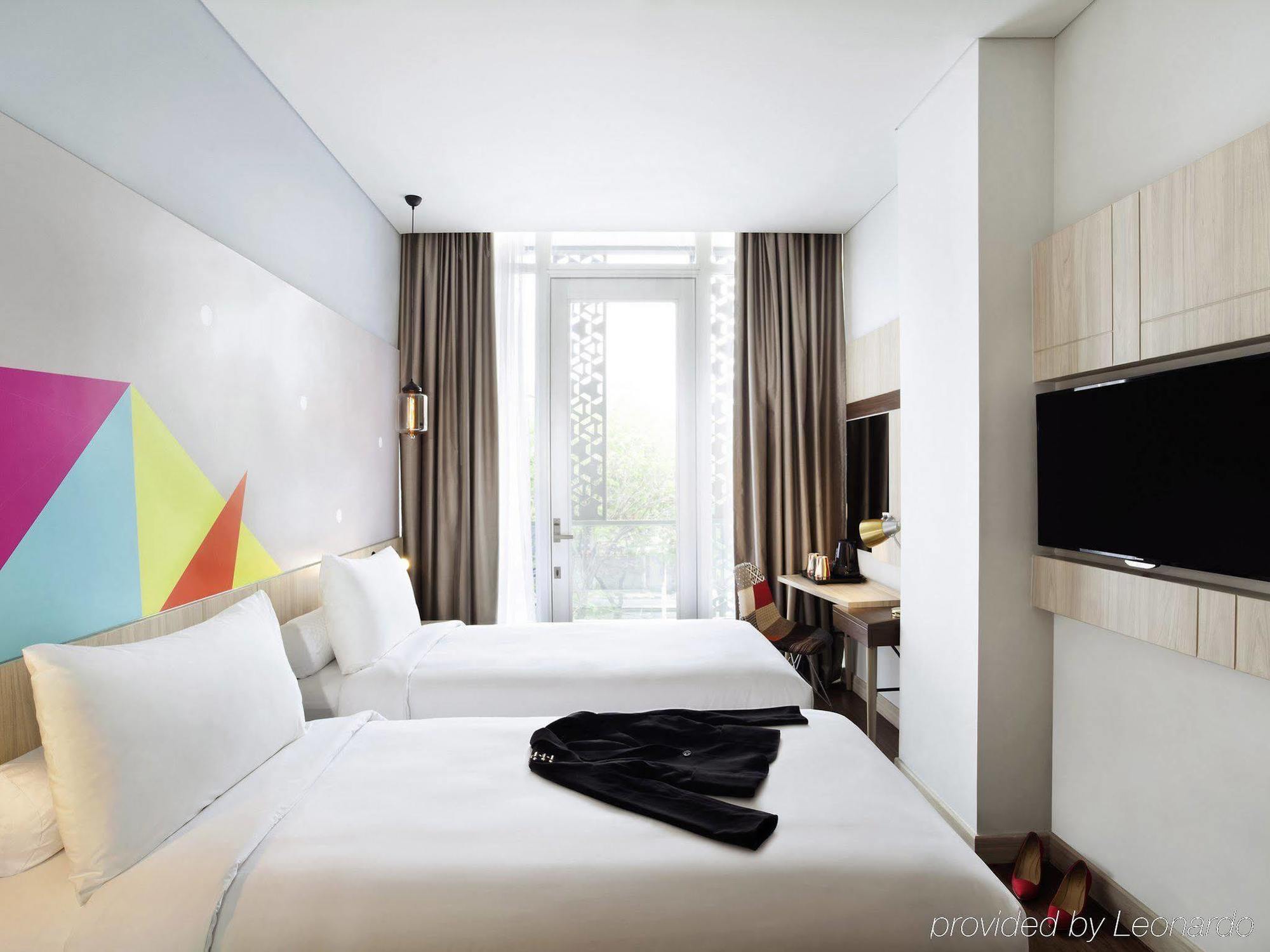 Ibis Styles Jakarta Sunter Buitenkant foto